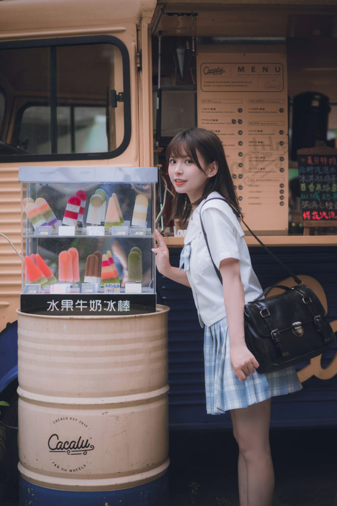  转眼之间|jk少女，寻寻觅觅，却在转眼之间