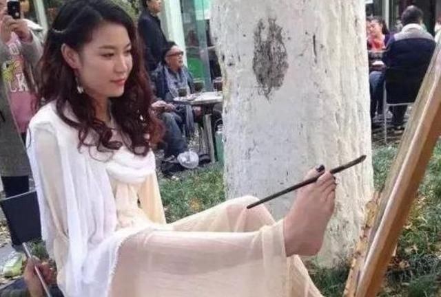 成功|非诚勿扰“无臂女孩”与小伙牵手成功后,下台被甩如今成怎样了?