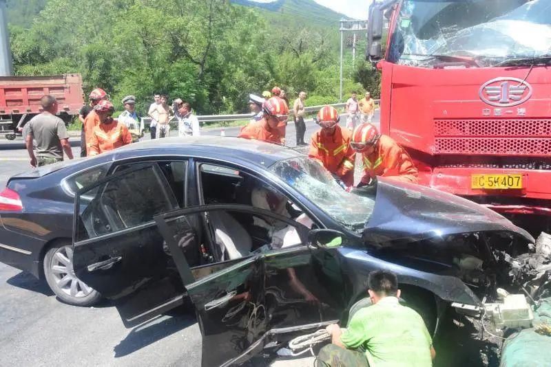  这次|又是工程车与轿车相撞，这次发生在云和