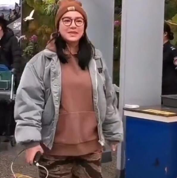  尴尬|最尴尬的事：明明一起出道，如今我还是选手，你却成了导师