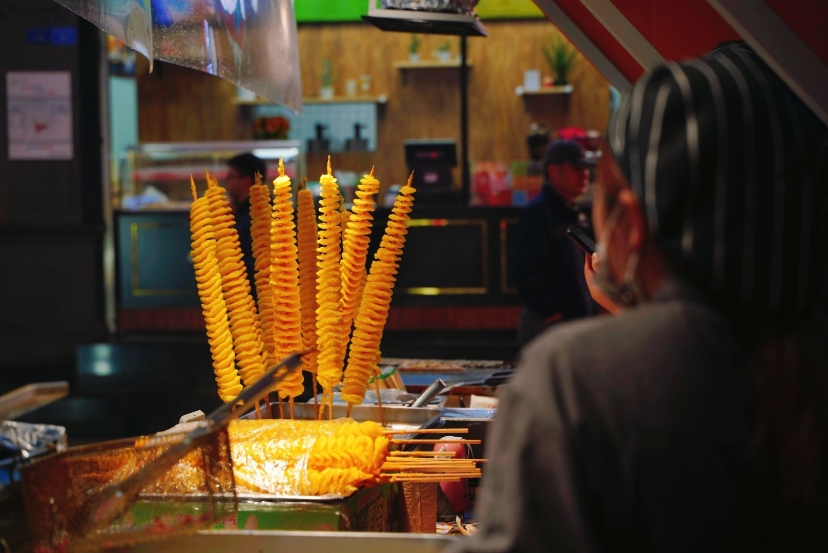 商场里|美食打卡攻略!每一个美食聚集地,都种满了成都人