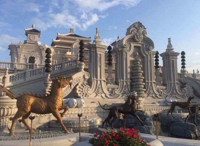  缔造|一人一公司改变了一座城，他出身贫寒农村缔造千亿帝国却不拿股份