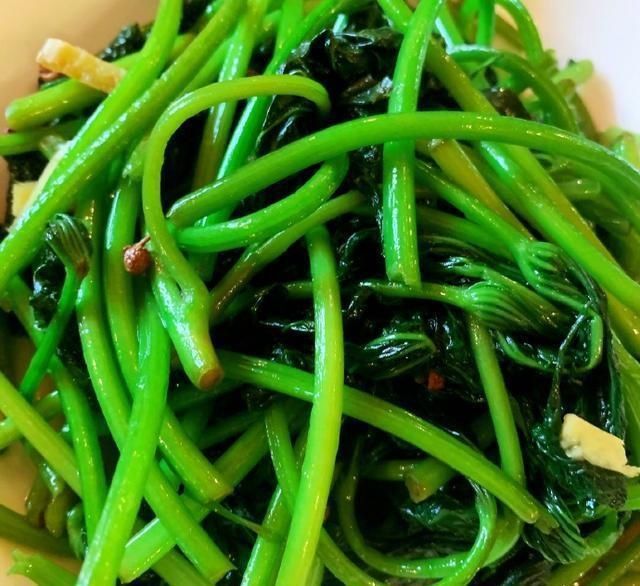  两道菜|黄磊随手晒晚餐，看到其中的两道菜，网友们纷纷为他点赞，来看看