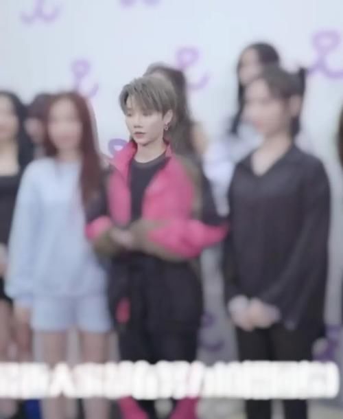  不止一次|刘雨昕情商引争议，不止一次在节目中打断虞书欣讲话，被吐槽综艺感极低