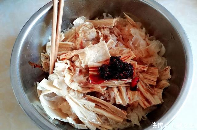 银耳|腐竹和它是天生一对,这样做营养又开胃,女人孩子吃最适合