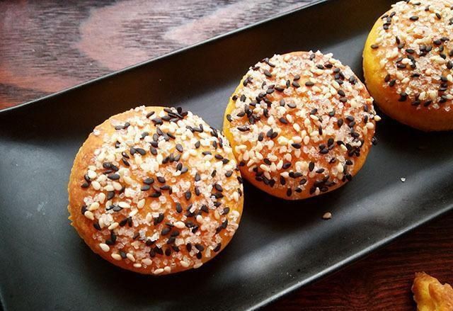 面粉|入秋,这菜正实惠的时候,9毛一斤,和点面粉做酥饼,吃起来特香