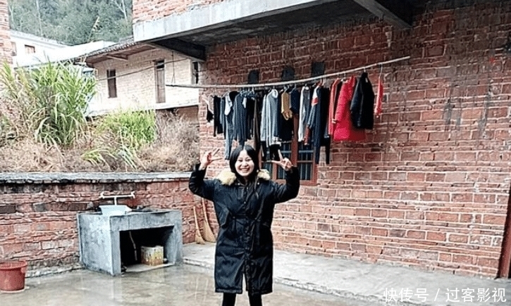 女孩|19岁女孩患尿毒症，被亲妈拉黑，亲爸留下1000元：你多保重