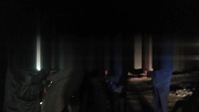 甘孜|直击丨甘孜警方昼夜冒雨围山搜捕 ，22小时擒获命案逃犯