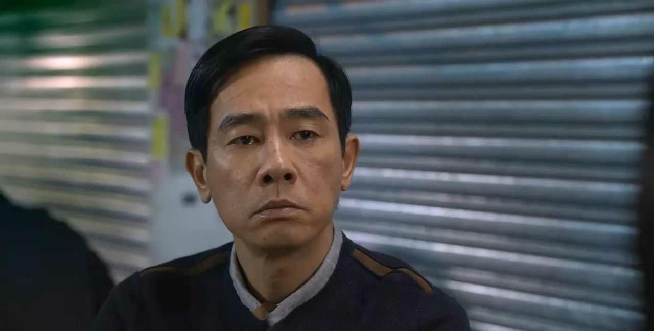  陈小春|他是我们熟知的“山鸡陈小春”，曾经因为三千块，抱憾终生！