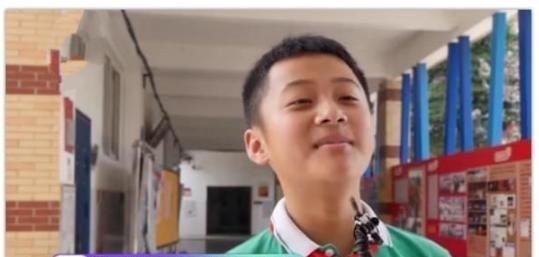  心酸|月薪200万家庭的孩子，“炫富”竟是如此真诚，记者：心酸又感动