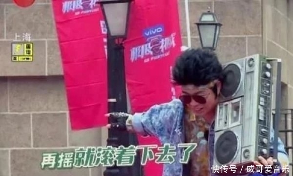 王迅|《极限》王迅下楼梯险摔倒,谁注意兄弟团反应暴露真实人缘