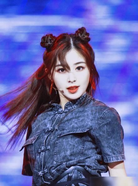  小编|近几天，《乘风破浪的姐姐》滑动屏幕可以看到《大碗宽面》