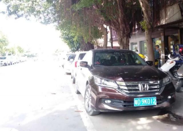 明明|曝光 | 澄海多位车主明明把车停在线内,却还是被抄牌!原来...