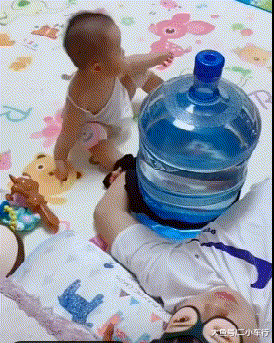 怀疑|“你们身边有舔狗舔到最后应有尽有的例子吗？”我怀疑你是在要攻略！哈