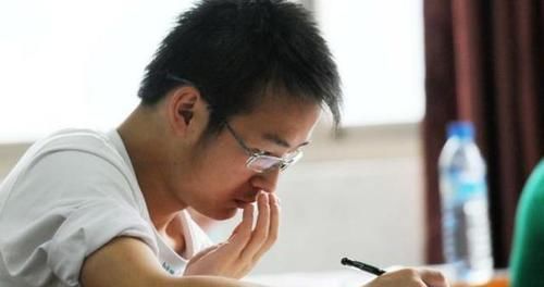 孩子|高三男生写遗书与母亲诀别，“妈妈，你的激励是对我莫大的折磨”