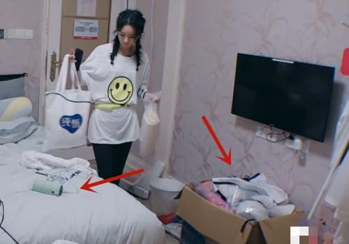  中餐厅|赵丽颖《中餐厅》居住环境有多乱？毛巾随处乱扔，让人无处放脚