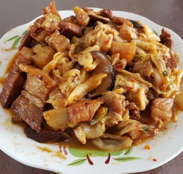 简单|五花肉炖白菜，既简单又美味