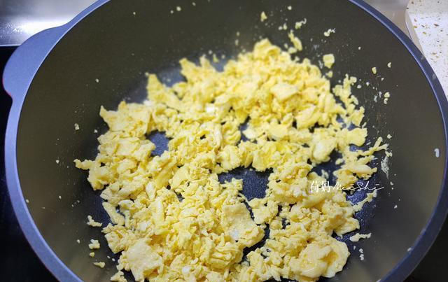 营养|蛋炒饭怎么做好吃?掌握好一点,米饭越吃越香,女儿能吃2碗