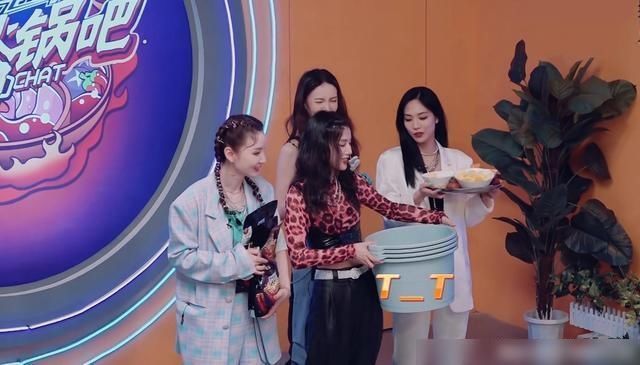  解压|《街舞3》5位姐姐参加火锅局，王嘉尔轻松控场，张艺兴Krump解压