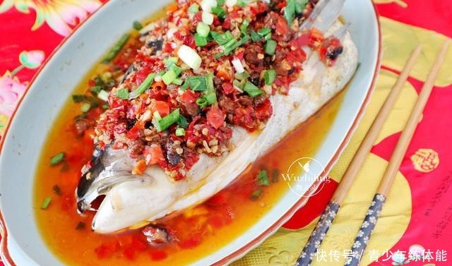 剁椒鱼头|过年在家连吃几天没胃口不如试试这道菜,上桌全家顿时流口水
