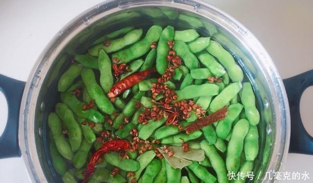  黄豆|直接煮黄豆是不对的，老厨师会教你一个窍门，绿豆翠绿更好吃