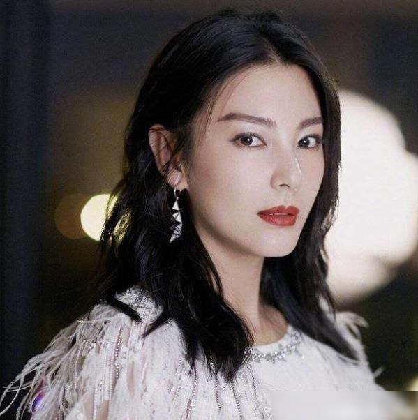  情况|张雨绮在《乘风破浪的姐姐》里表现：张雨绮的婚姻情况