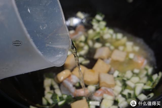 人人|三伏天,吃鱼吃肉不如吃它,一块一斤,鲜美滋补,人人吃得起