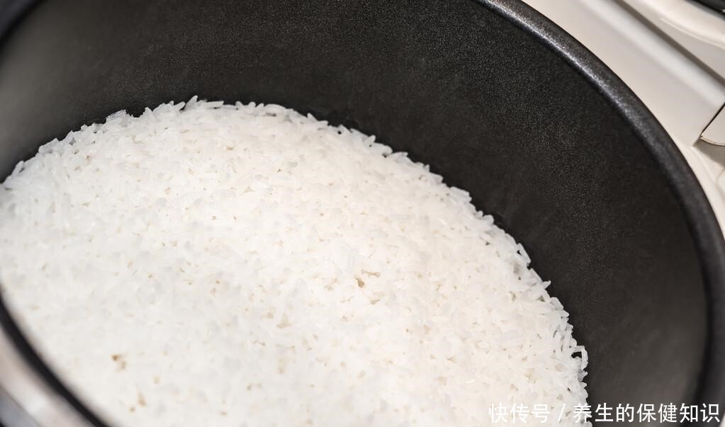 油炸|秋天要多吃红枣,加一碗糯米,不油炸不做饼,咸甜软糯,补血补气