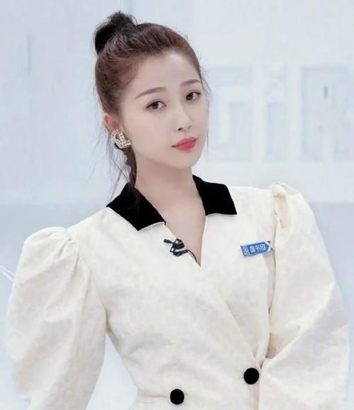 参加|虞书欣成最大赢家?参加极挑备受好评,看到她对岳云鹏的态度:难怪