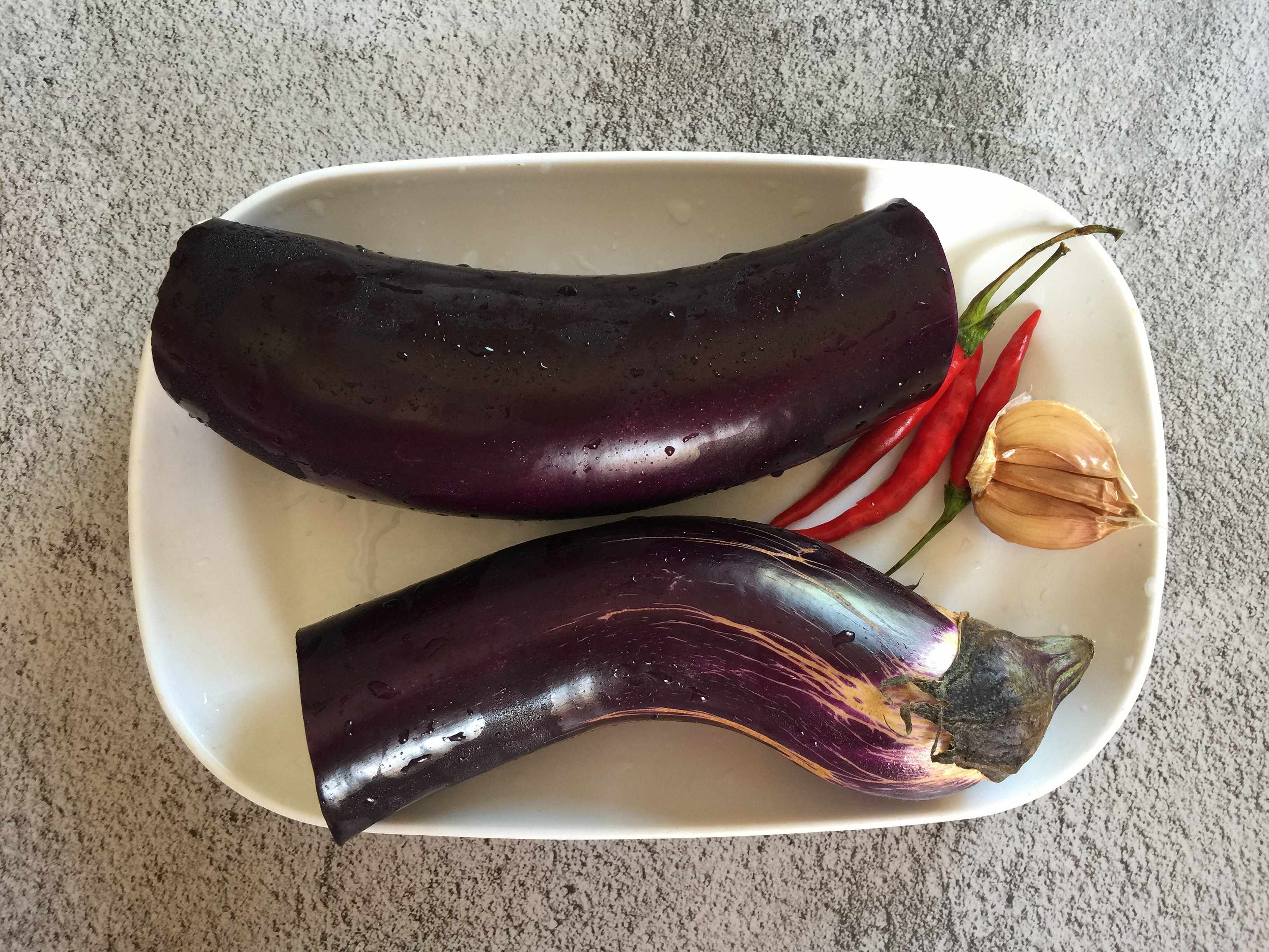  开胃|茄子最好吃的做法，上锅一蒸，配上这酱料，营养又开胃，香极了