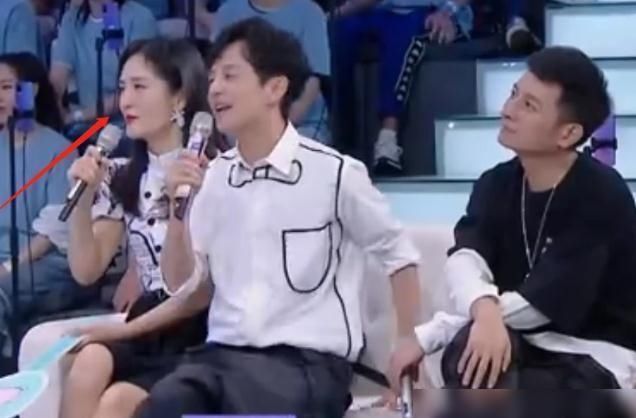  破坏|赵丽颖在《快本》破坏规则，谁注意谢娜说了啥？友情不是装出来的