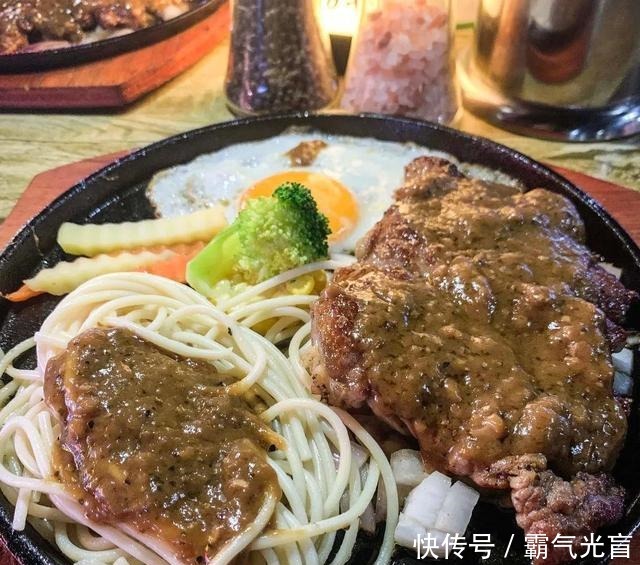 白领|宜宾新晋“美食街”,一到饭点儿人挤人!学生、白领都爱去……