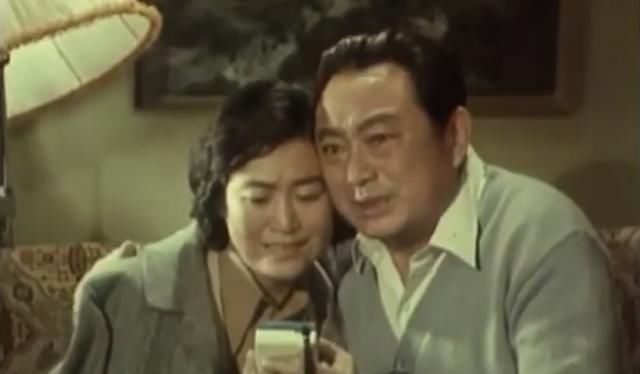  舞台姐妹|谢晋、《小花》导演张铮均用她出演主要角色，今80岁仍活跃影坛