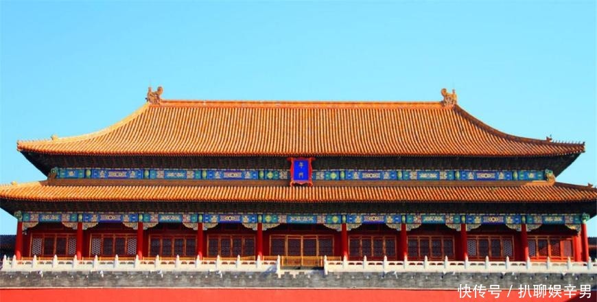 父亲|皇帝问县令:你父亲叫啥?县令说出名字后,皇帝:朕要重用你