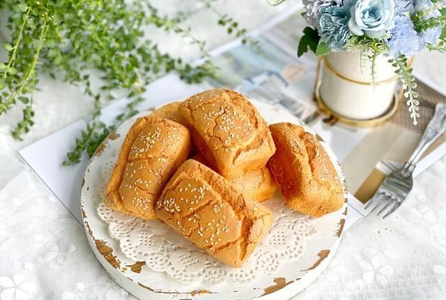 动打蛋器|零难度“网红粑粑糕”,外酥里软又美味,做法比戚风简单省事