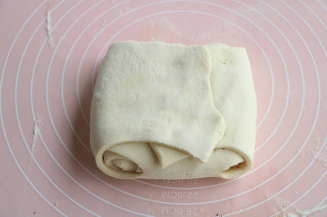 面食|夏天就馋这面食,一周要吃2回,外脆里软层次多,早餐上桌就光盘