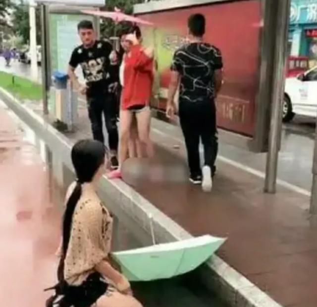 肚子|女子跪求爱情，40万彩礼与肚子里的孩子Ⅱ 却让爱情越走越远。