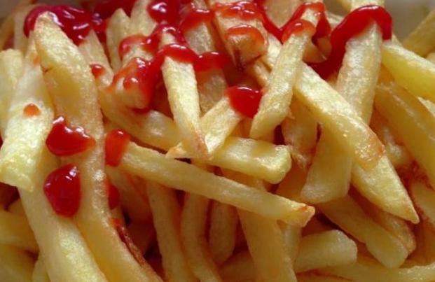 引出|餐桌上常有油炸食品,常吃可能引出6种情况,你还在吃吗?