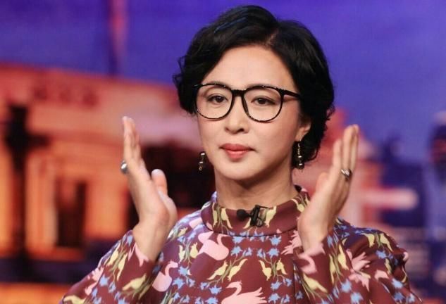  杠上|杠上了？金星觉得《乘风破浪的姐姐》有猫腻，张萌却觉得公平公正