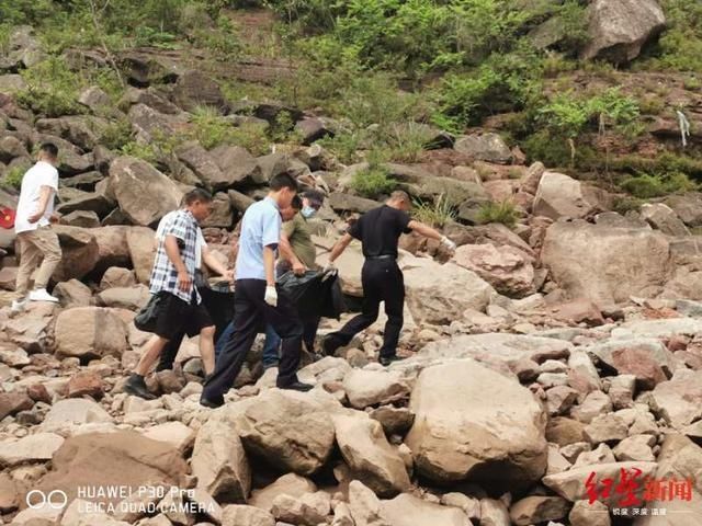  故意|四川巴中车辆坠河 男子逃生女子身亡 警方：以涉嫌故意杀人案侦办