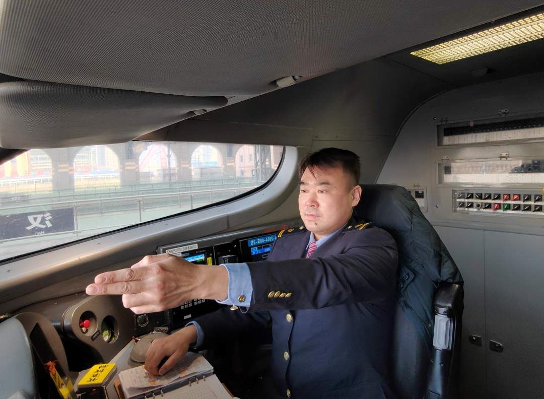 武昌南机务段动车指导司机方强：从业20余年，不敢有丝毫侥幸心理