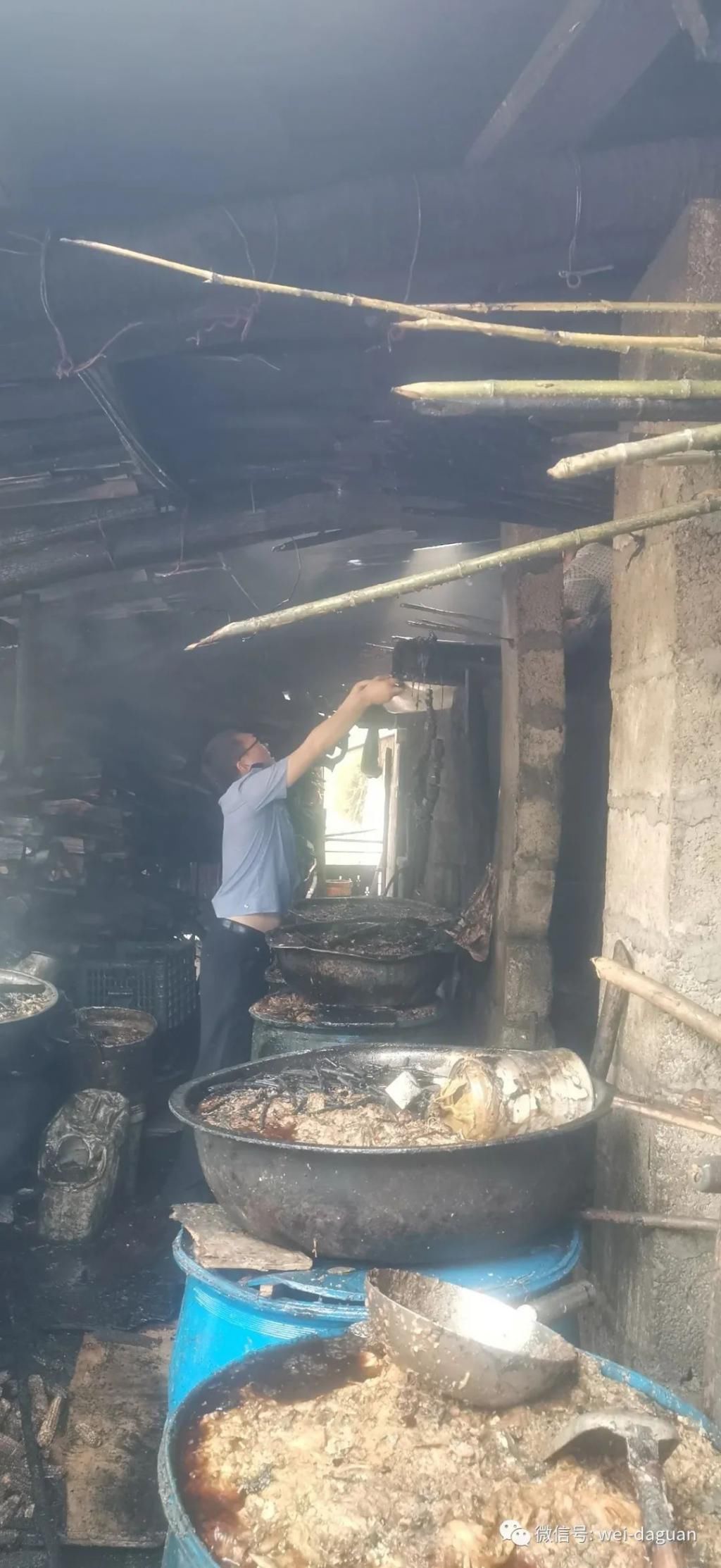  民警辅警|最美“警”色丨致敬，火灾现场中那一抹湿透了的“警服蓝”