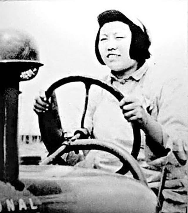  人民币|她是我国第一个女拖拉机手, 被印上人民币, 40年后才知道!