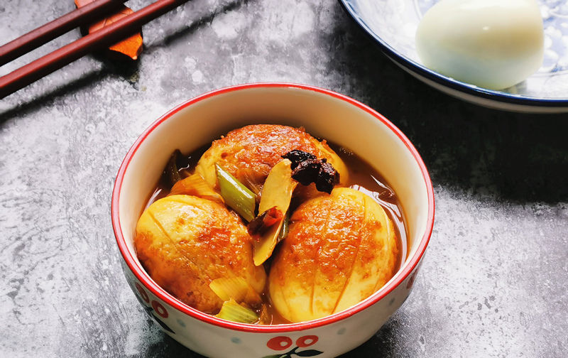  早餐|鸡蛋别总白水煮，试试这样做，香辣入味，挑食的孩子抢着吃！