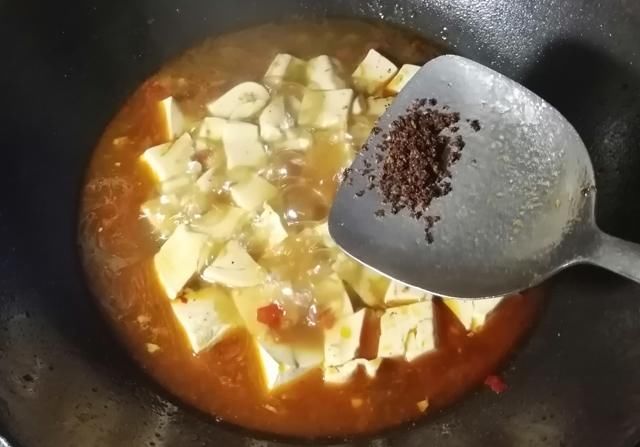 美味|麻婆豆腐简单又好吃的家常做法，麻辣鲜香，嫩滑不碎，美味更下饭