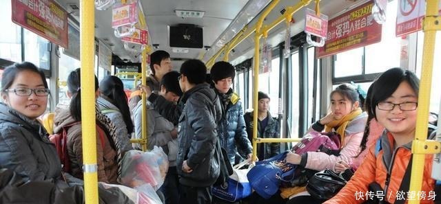 太累|农民工拒绝大妈的让座要求,遭大妈数落,农民工三句话大妈愣住了