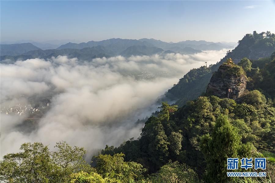  粉墙黛瓦|粉墙黛瓦齐云山