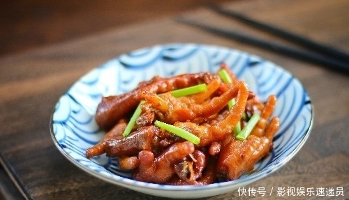  不腥|红烧鸡爪如此做，不腥不腻，色泽红亮味道好，越啃越香停不了