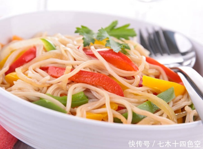  蛋白质含量|面条越筋道越有营养吗？颜色发黄的面条能买吗？进来了解了解吧！