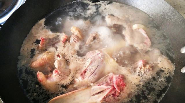  营养|秋季吃山药有新搭配，保证营养还要降秋燥，不容错过的一道汤